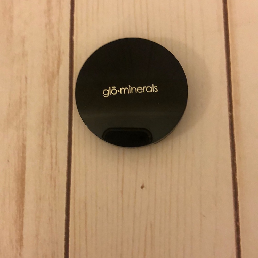 Glo Minerals eye shadow